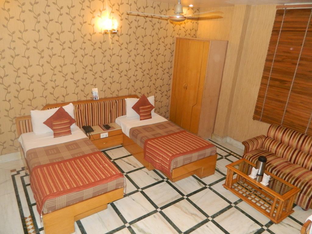 Hotel Singh International Delhi  Rom bilde